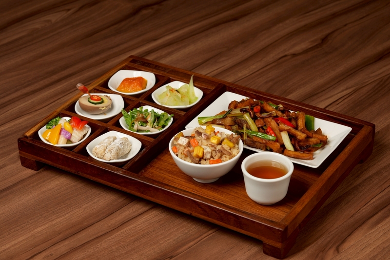 臺灣客家茶文化館客茶樓客家小炒定食，搭配客家口味割稻飯以及客家風味的客家小炒，是來到客茶館必吃的餐點之一